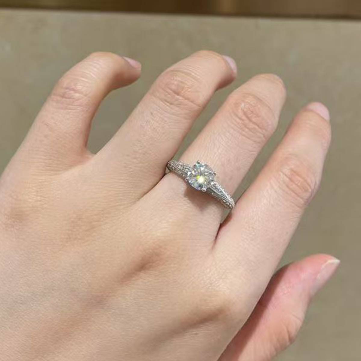 Y形满钻女戒S925银镀白金定制选款主石莫桑钻1.0ct/副石高碳钻